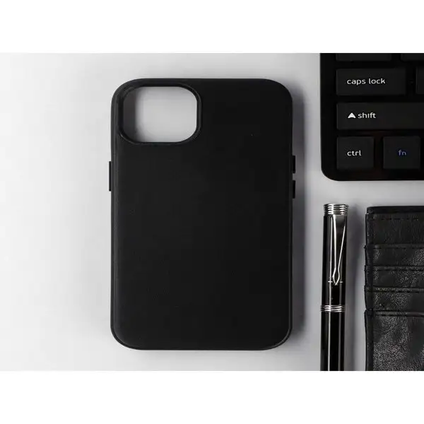 Чехол для iPhone 13