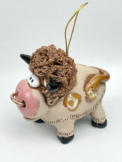Ceramic Fauna Глиняный колокольчик ручной лепки Бык, елочная игрушка, розовый, фото 2