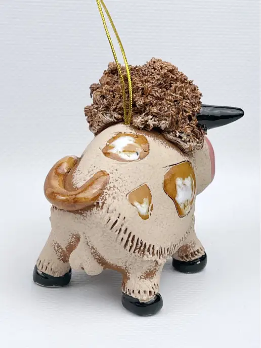 Ceramic Fauna Глиняный колокольчик ручной лепки Бык, елочная игрушка, розовый, фото 4