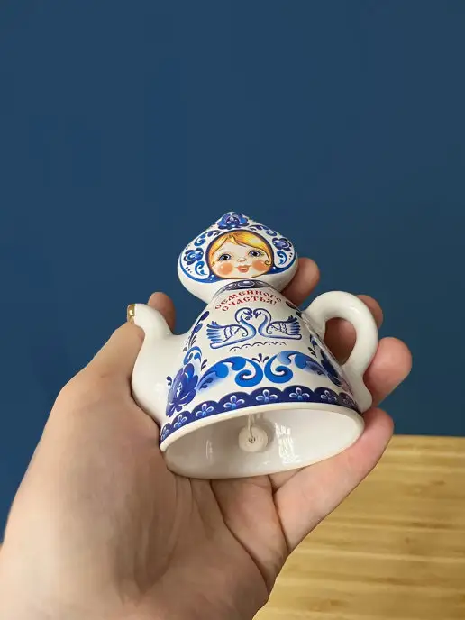 Керамика для души колокольчик сувенир Кукла на чайнике, голубой, фото 3