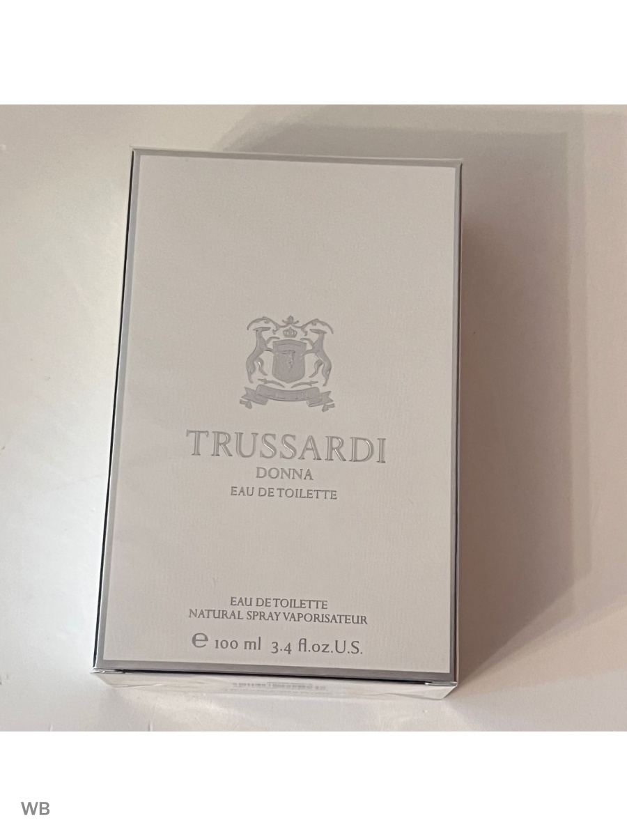 Труссарди пинк. Туалетная вода Trussardi Donna. Сигареты Труссарди. Пакет Труссарди. Trussardi Dona с коробкой.