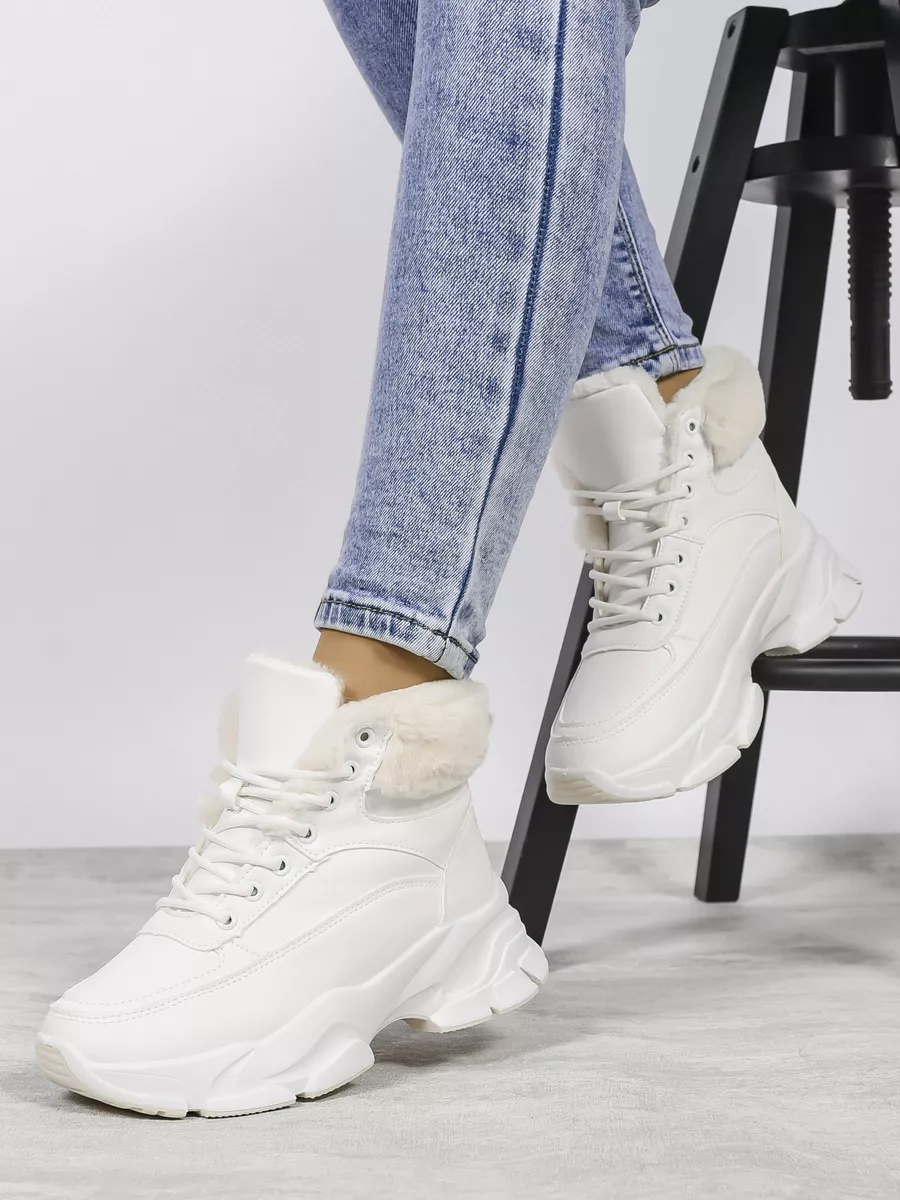 White high top chunky hot sale sneakers