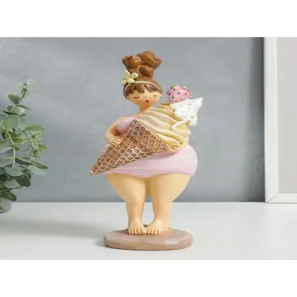 Фигурка «Девушка с рожком мороженого»