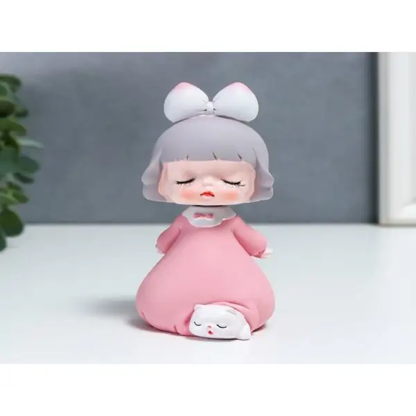 Фигурка Малышка с котиком 12,1х4,6х5,2см