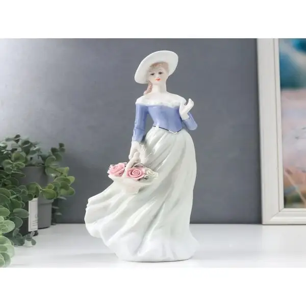 Фигурка «Девушка с розами» 30x12x9,5 см
