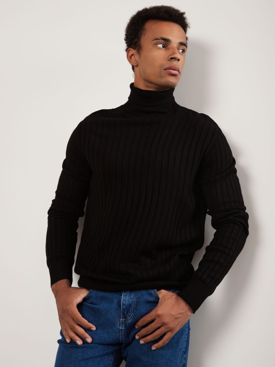 Облегающий свитер мужской